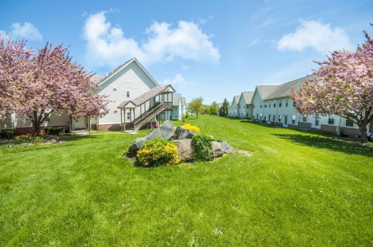 Meetinghouse Apartments & Townhouses